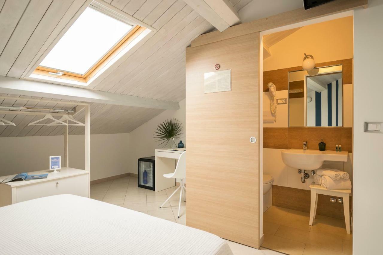 Civico 64 Bed & Breakfast In Mansarda ปาลมี ภายนอก รูปภาพ