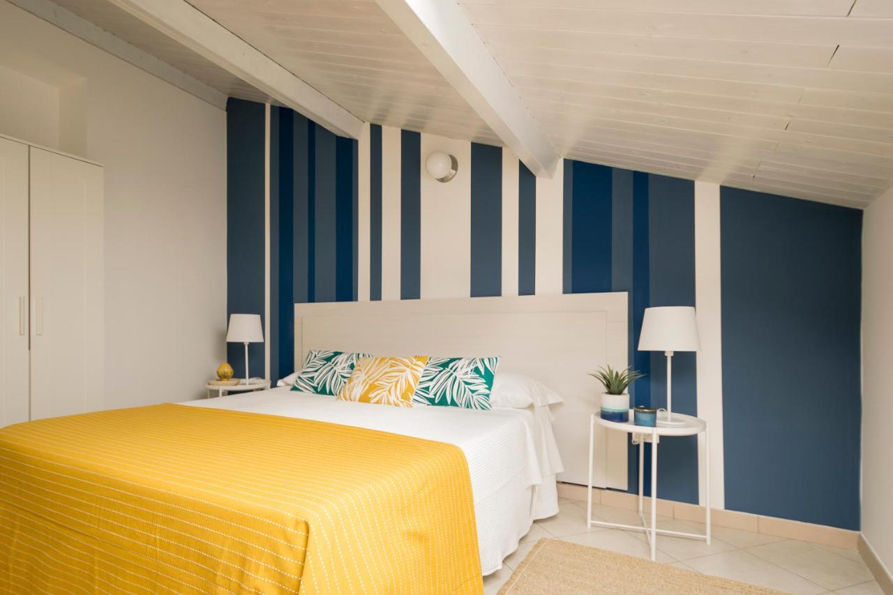 Civico 64 Bed & Breakfast In Mansarda ปาลมี ภายนอก รูปภาพ